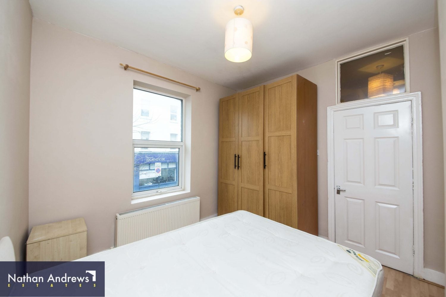 Flat Chiswick High Road in Greater London