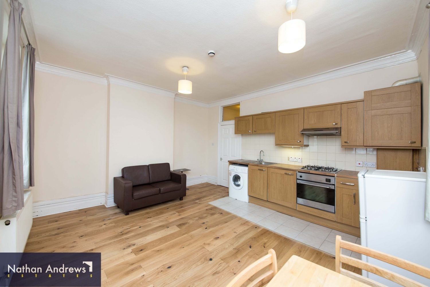 Flat Chiswick High Road in Greater London
