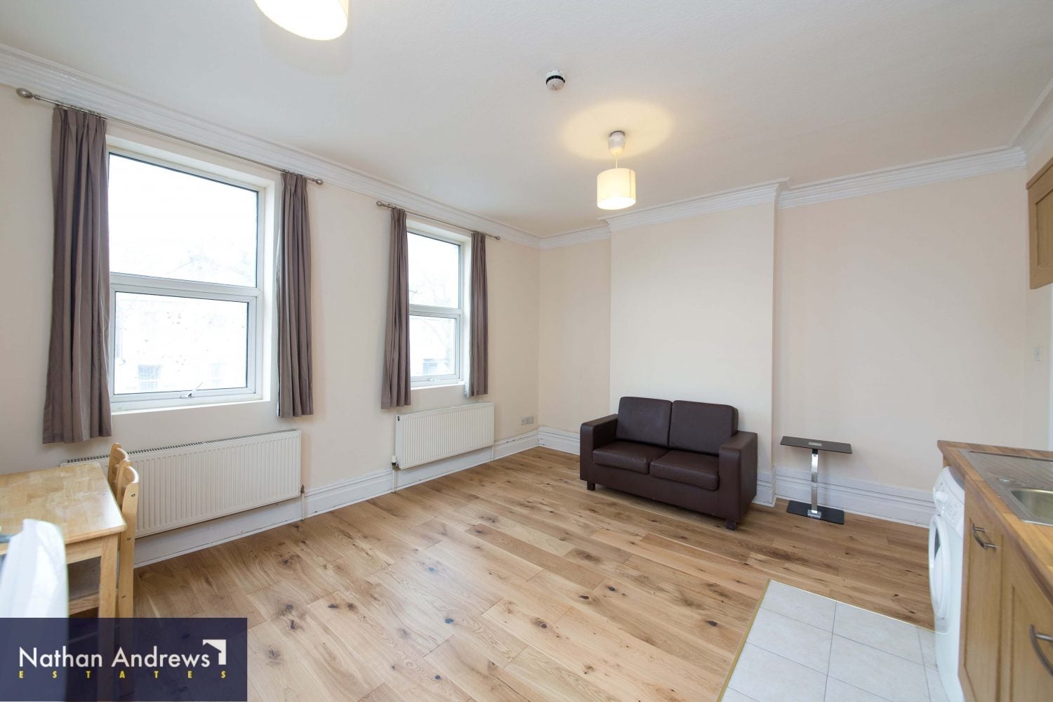 Flat Chiswick High Road in Greater London