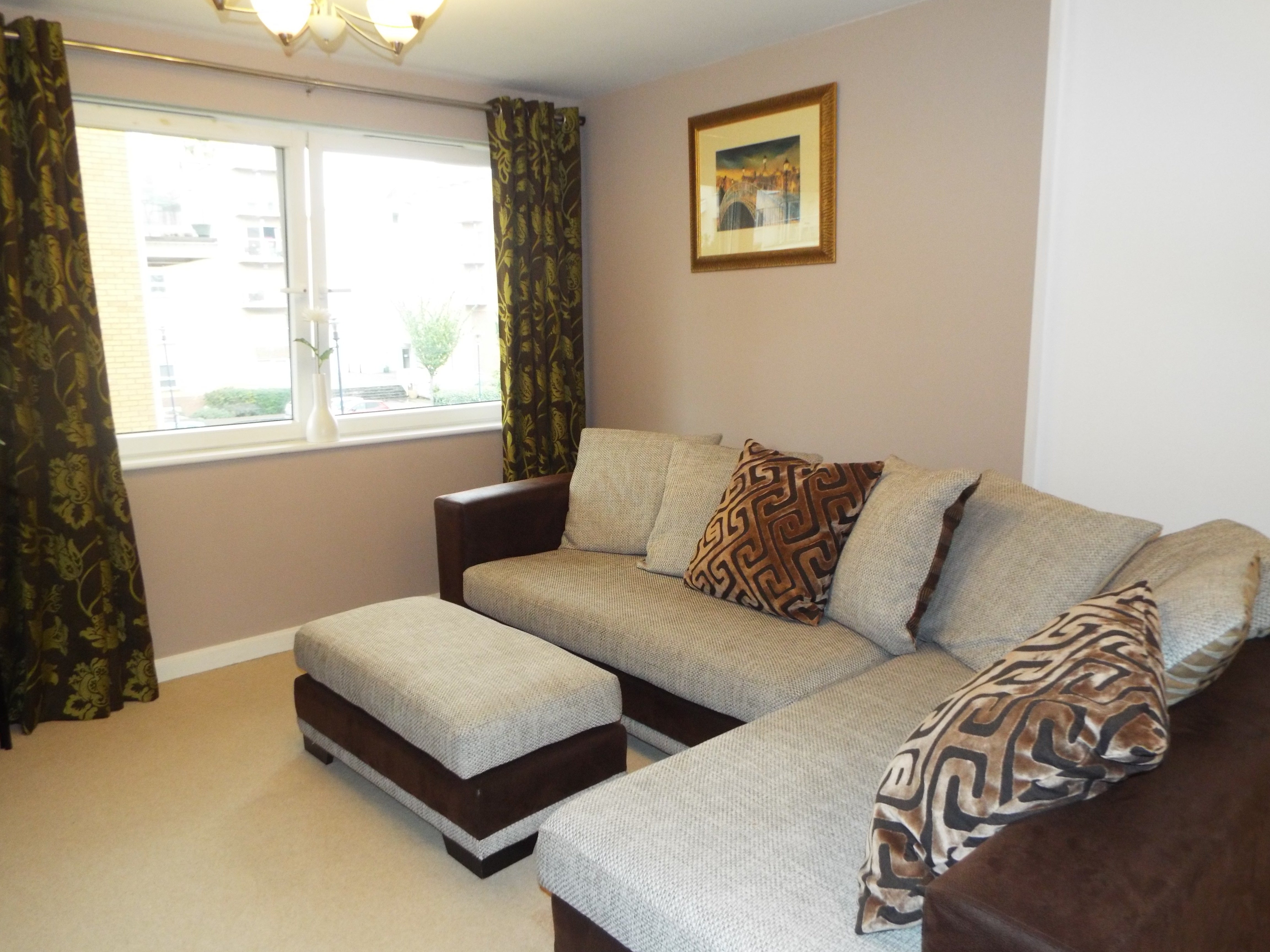 Flat Overstone Court in Cardiff