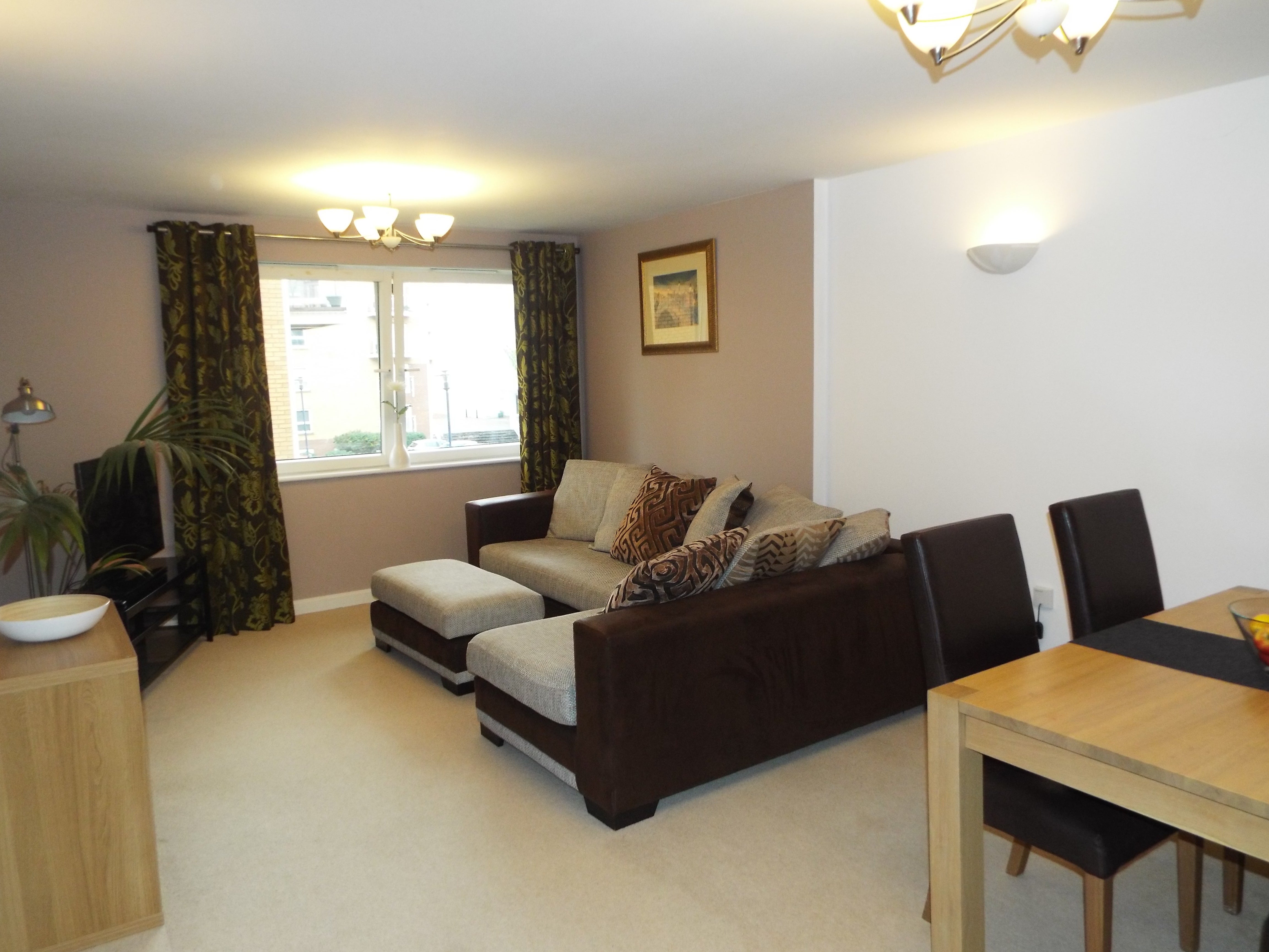 Flat Overstone Court in Cardiff