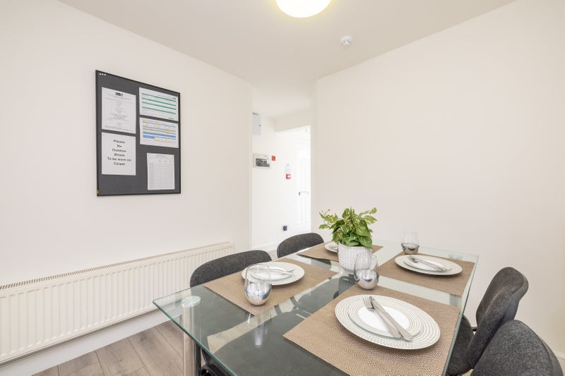 Room Pickard Street in Warwick