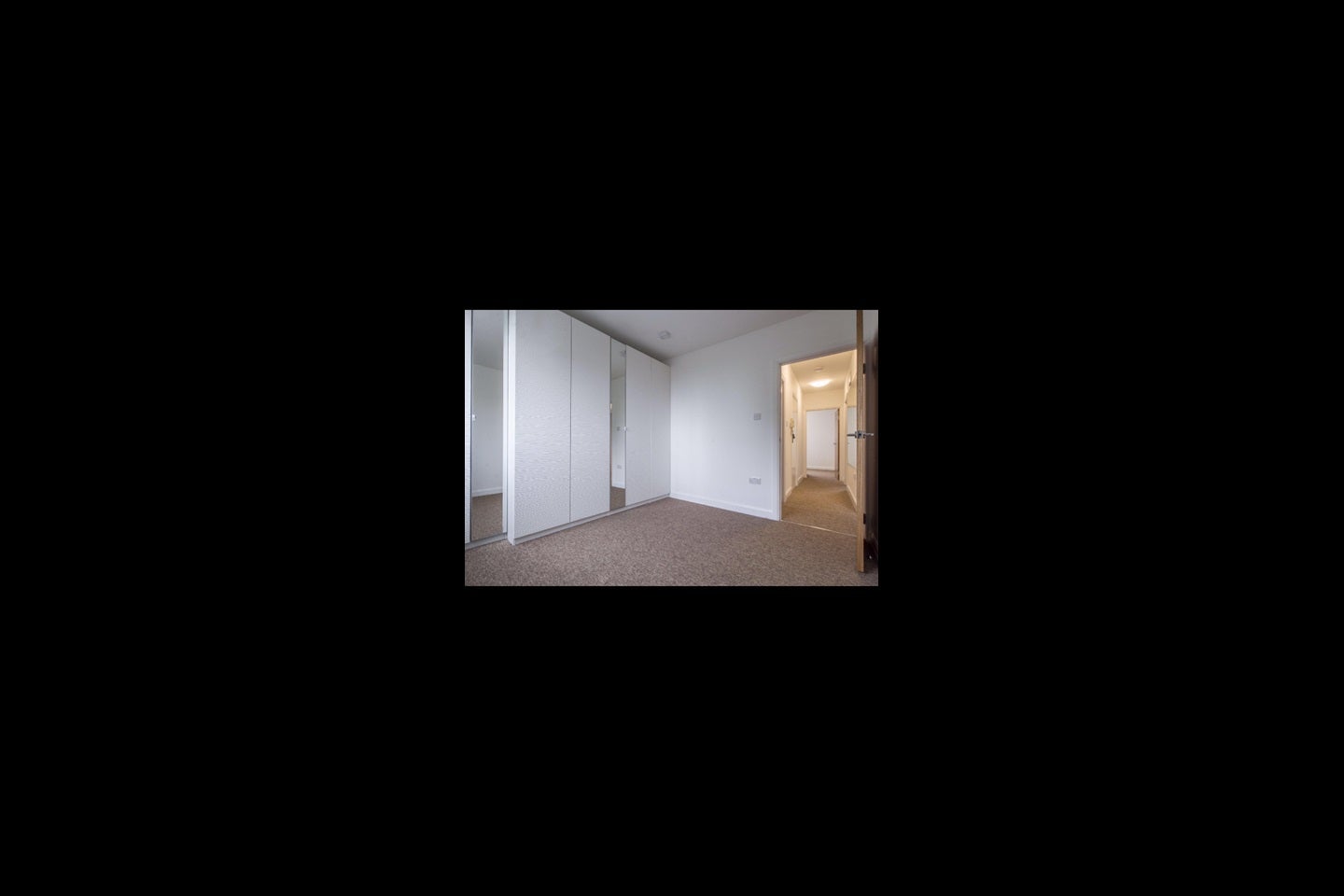 Flat St Quintin Avenue in Greater London