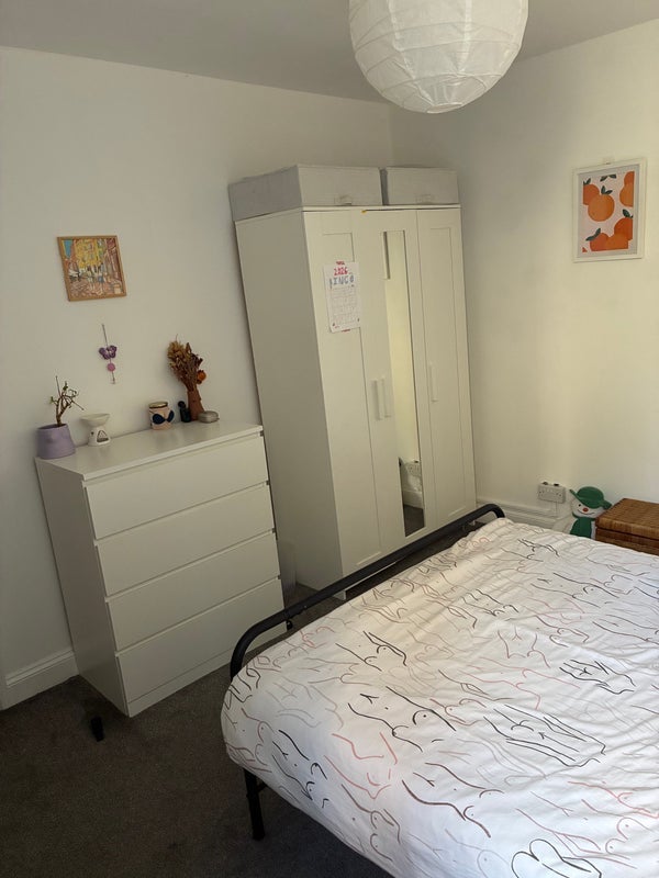 Room Louisville Road in Greater London