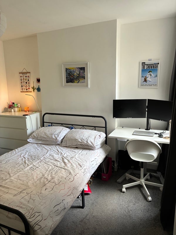 Room Louisville Road in Greater London