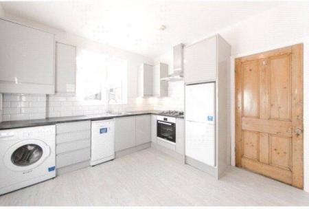 Flat Hopgood Street in Greater London