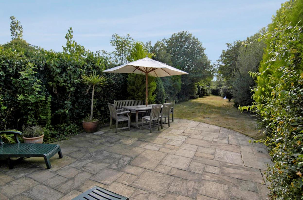 House Sharps Lane in Greater London