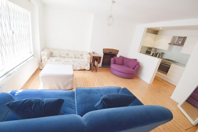 Flat Leinster Square in City of Westminster