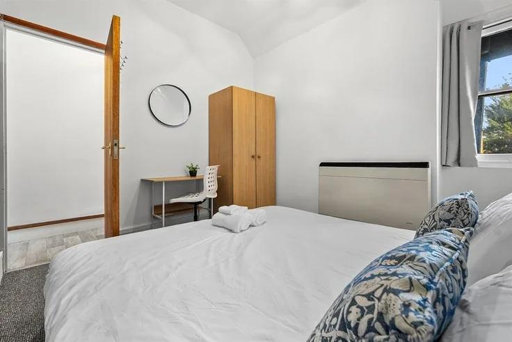 Flat Bromham Road in Bedford
