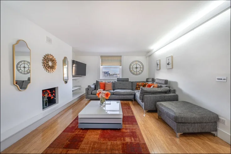 Flat Lower Belgrave Street in City of Westminster