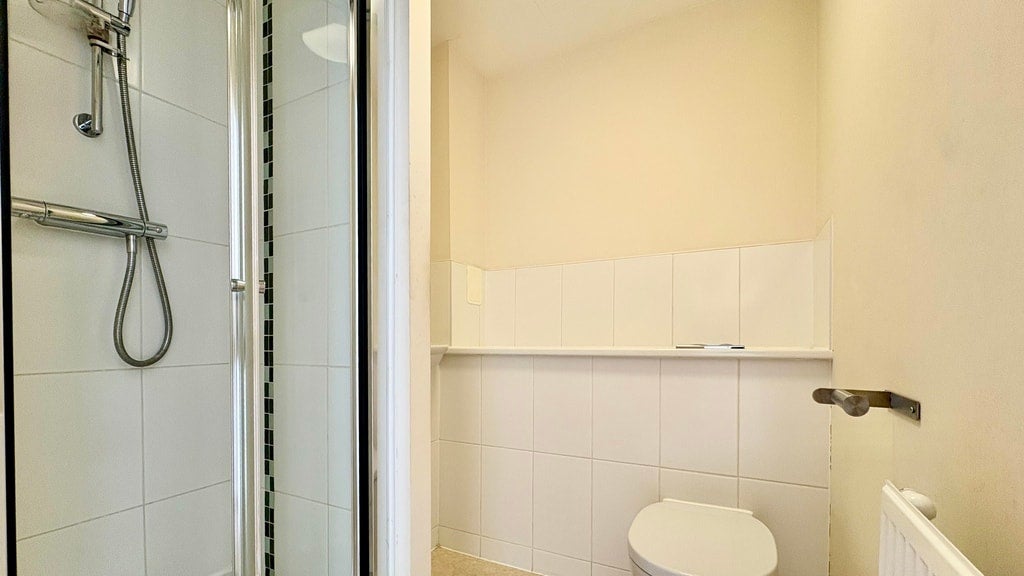 Flat Tanner Close in Greater London