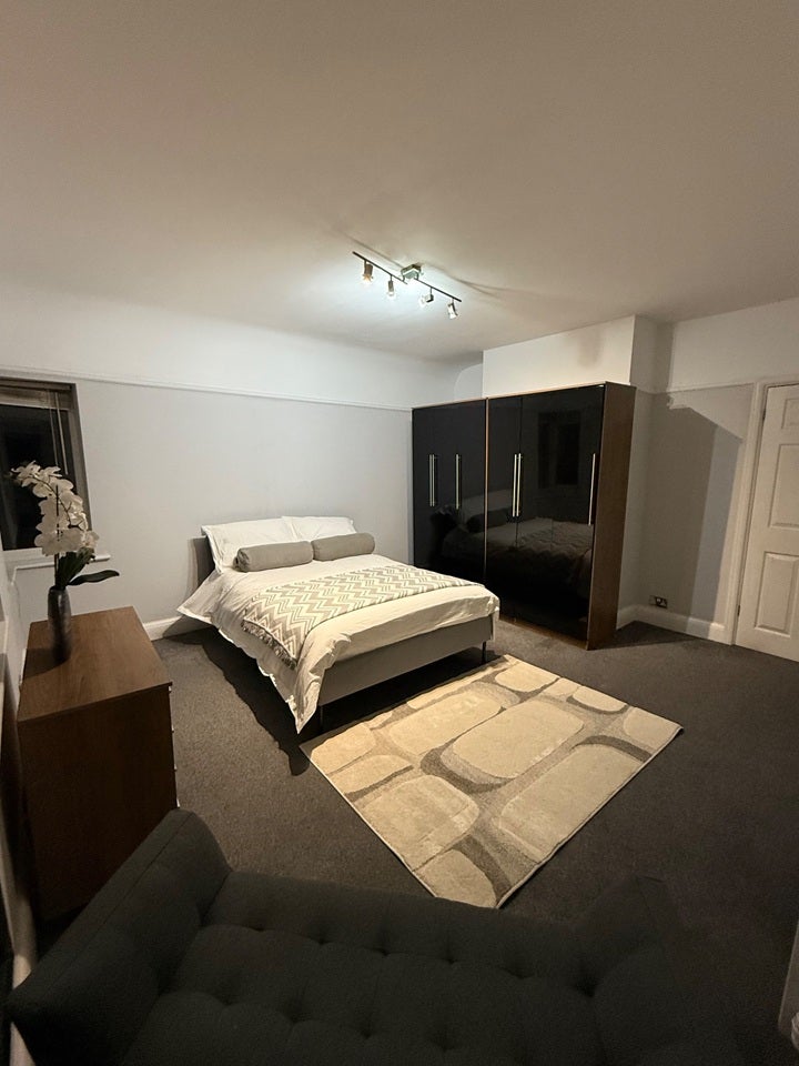 Flat Warwick Road in Greater London