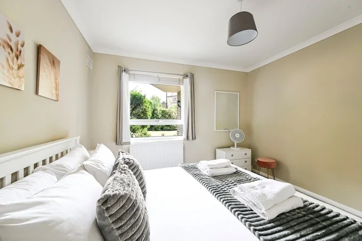 Flat Matthias Court in Greater London