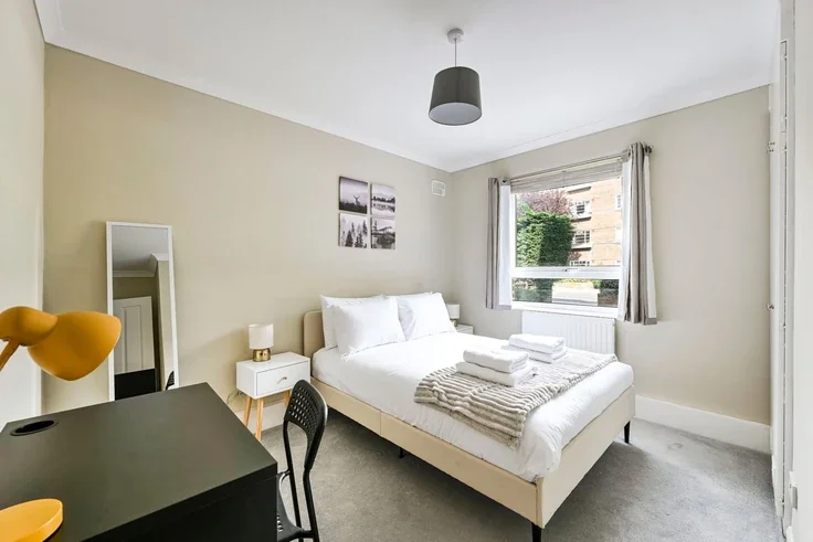 Flat Matthias Court in Greater London