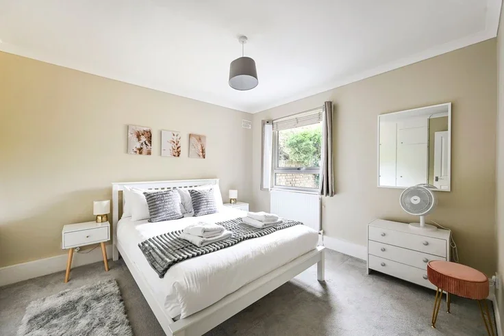 Flat Matthias Court in Greater London