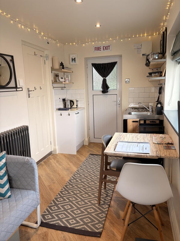 Flat Dursley Road in Bristol