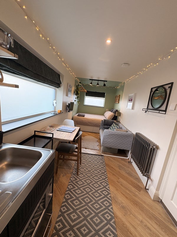 Flat Dursley Road in Bristol