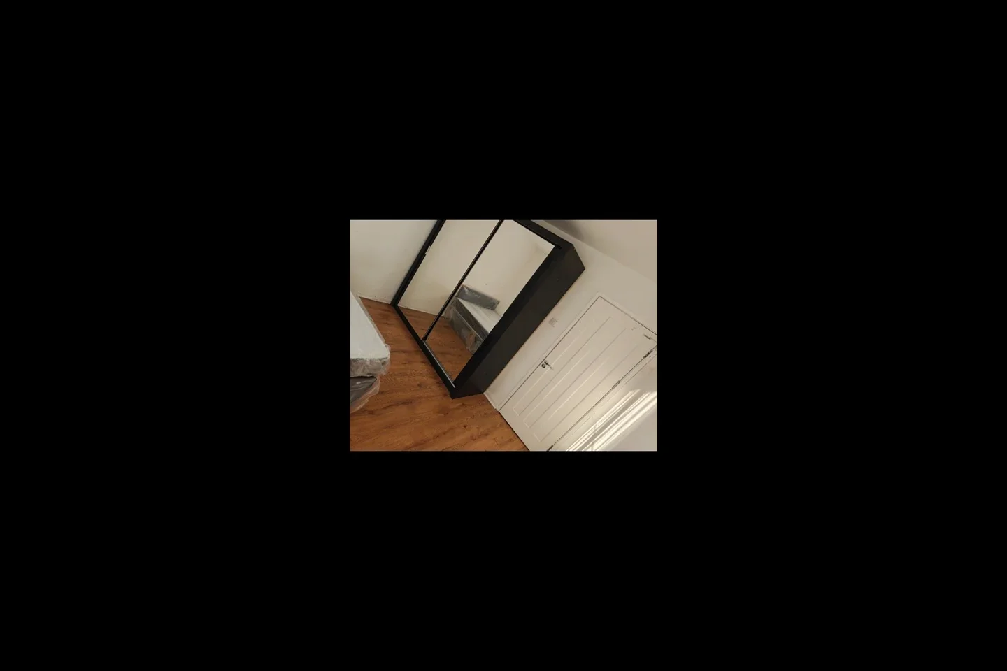 Room Estuary Close in Greater London