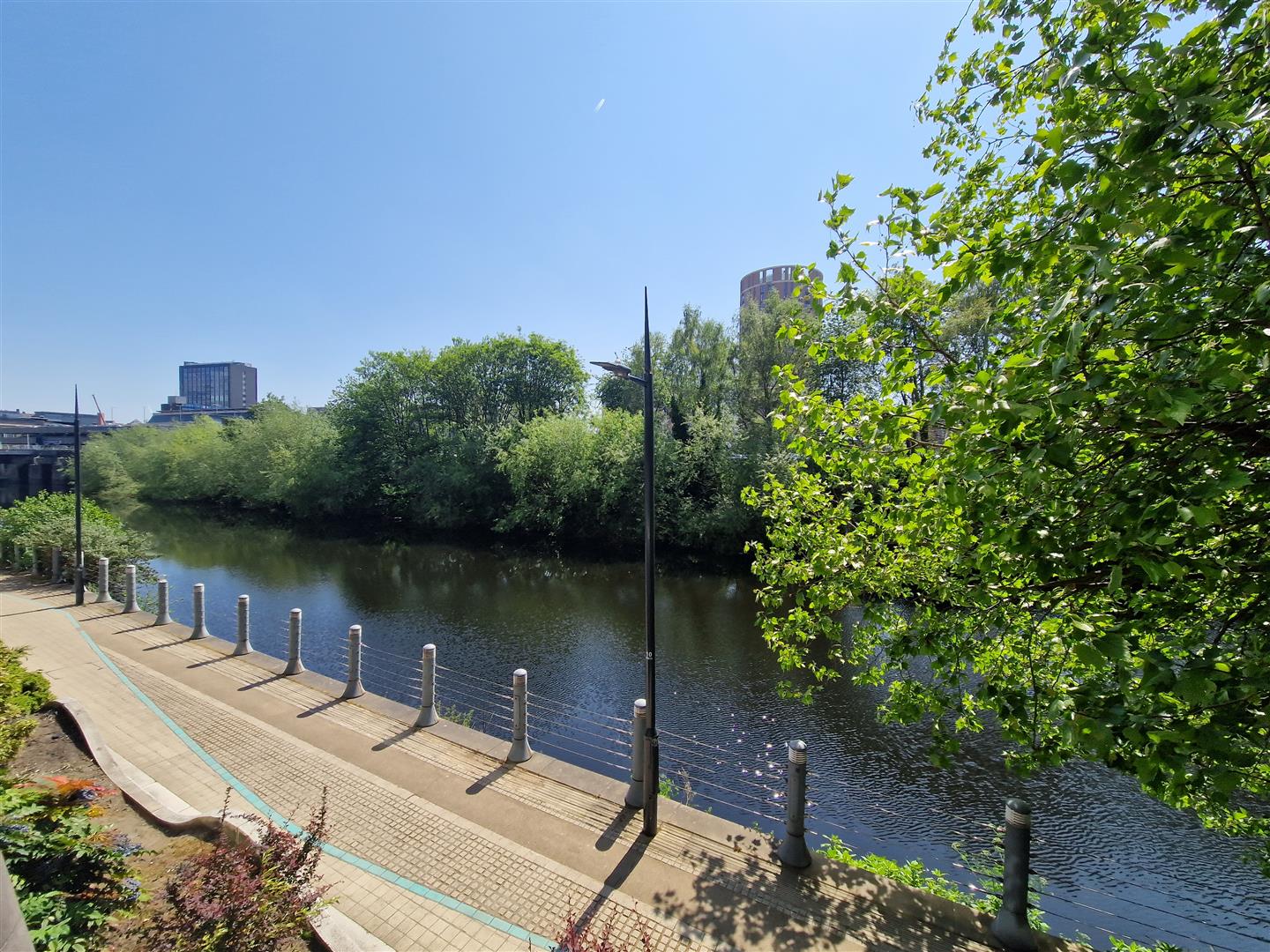 Flat Whitehall Quay in Leeds