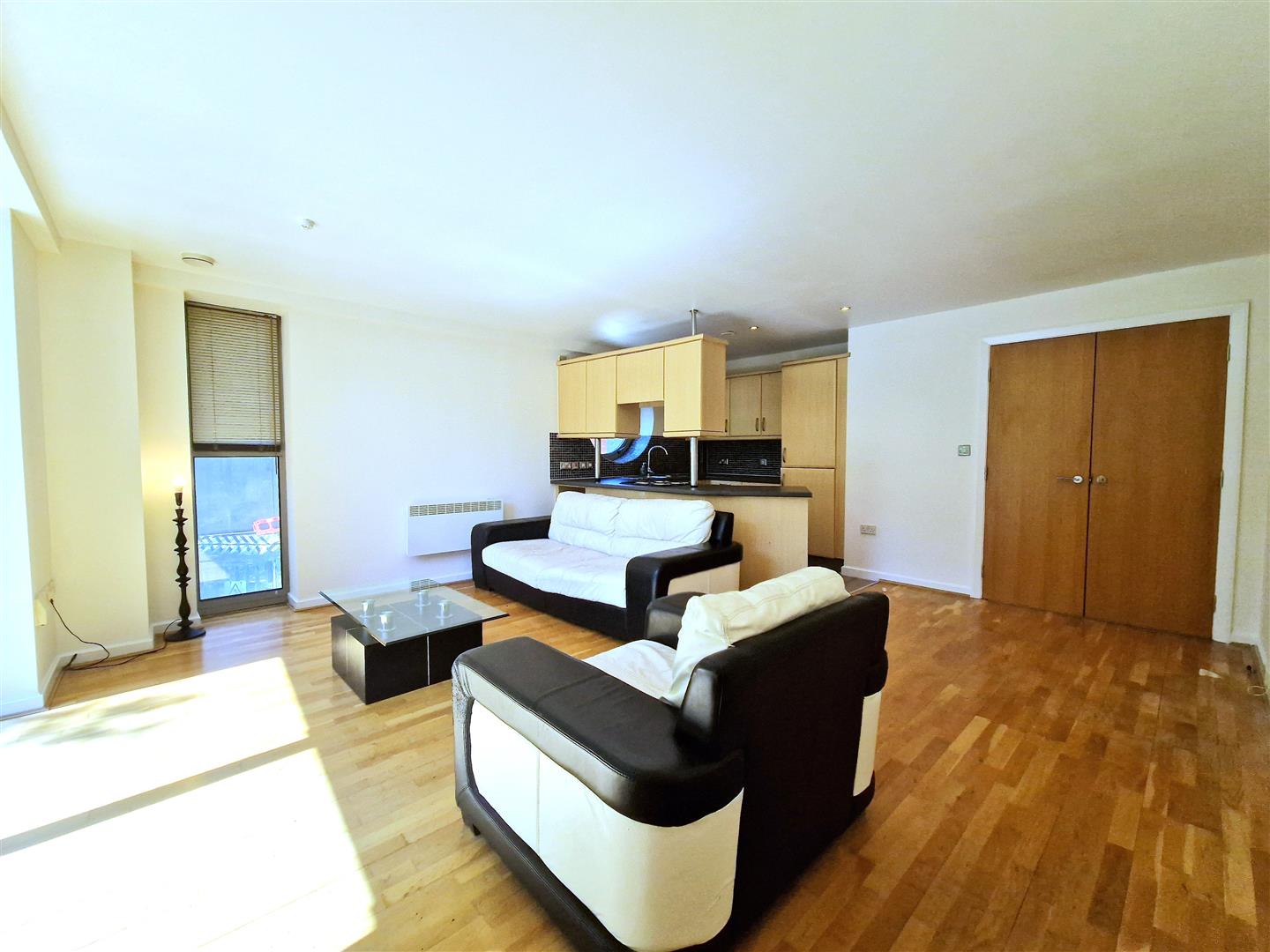 Flat Whitehall Quay in Leeds