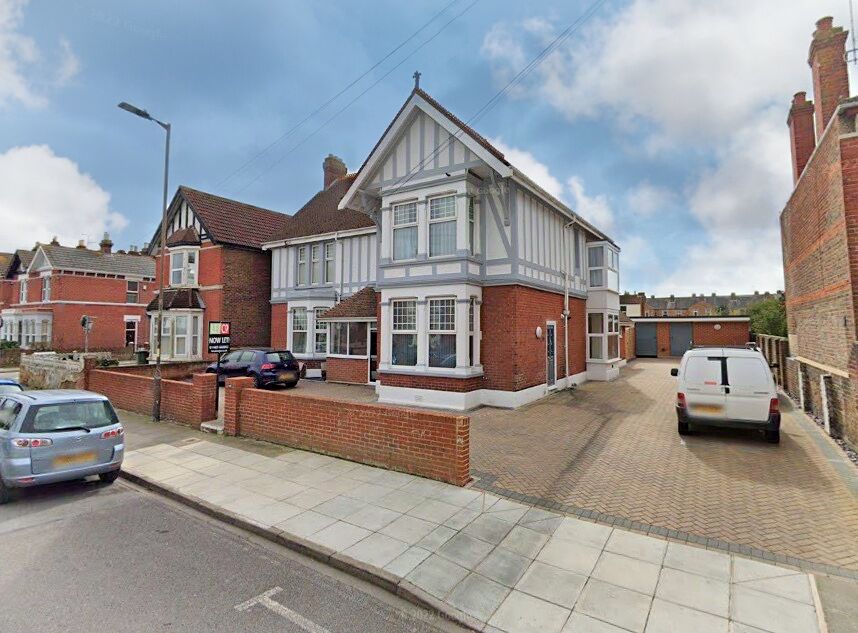 Flat Stubbington Avenue in Portsmouth