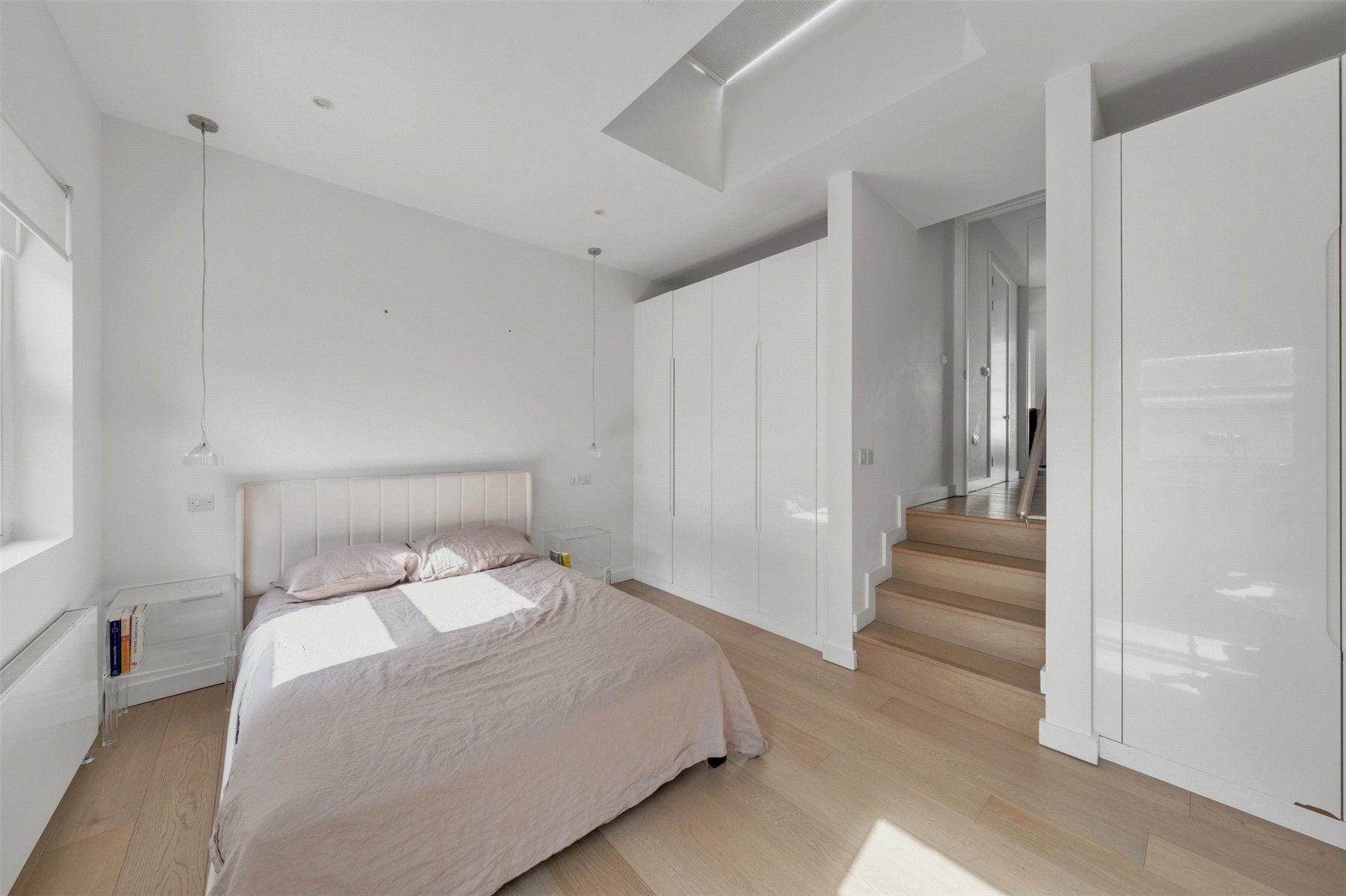 Flat Regent's Park Road in Greater London