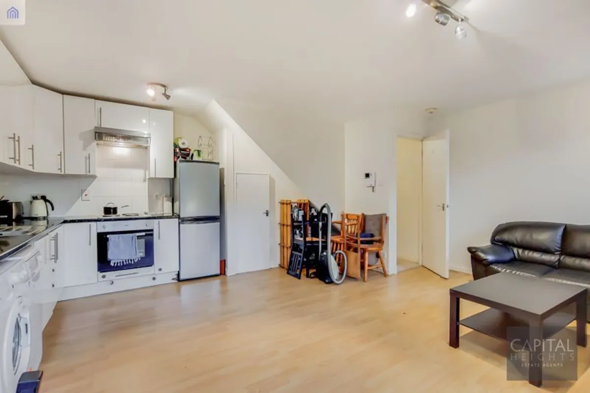 Flat Bridgeport Place in Greater London