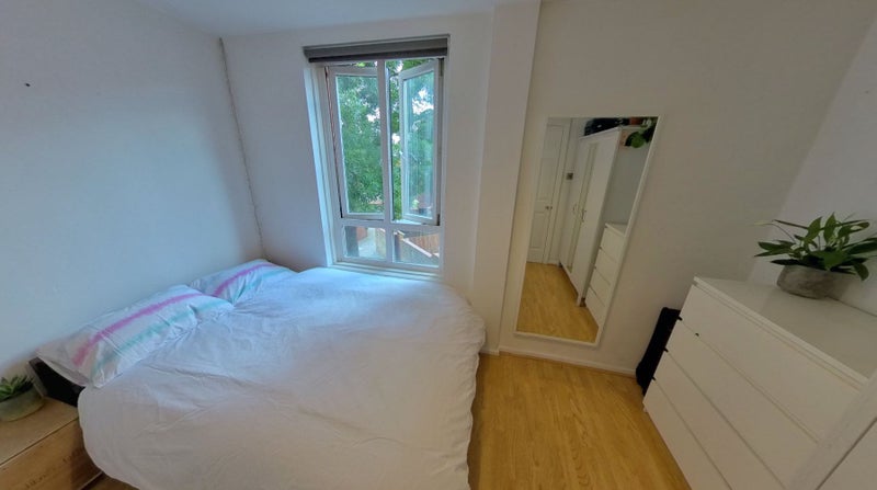 Room Wrights Green in Greater London