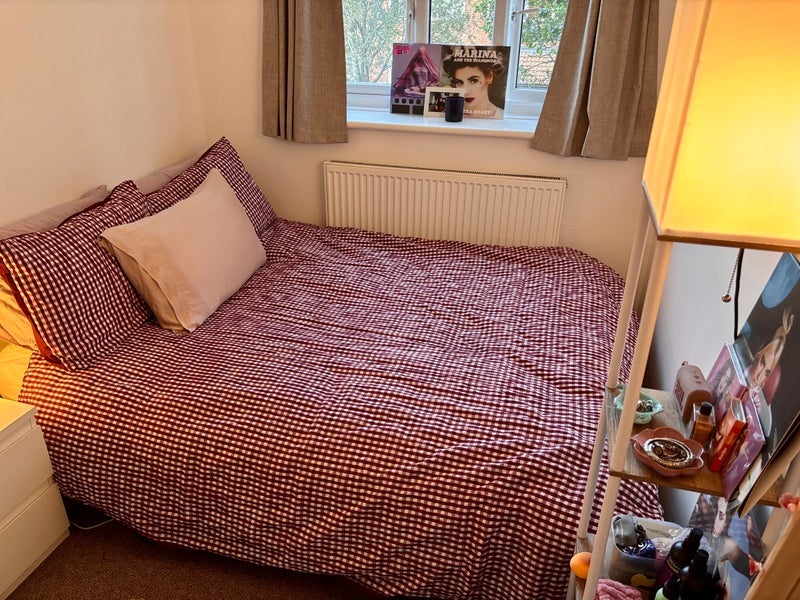 Room St Anns Road in Greater London