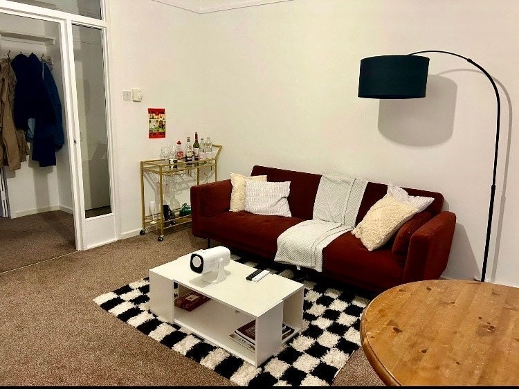 Room St Anns Road in Greater London
