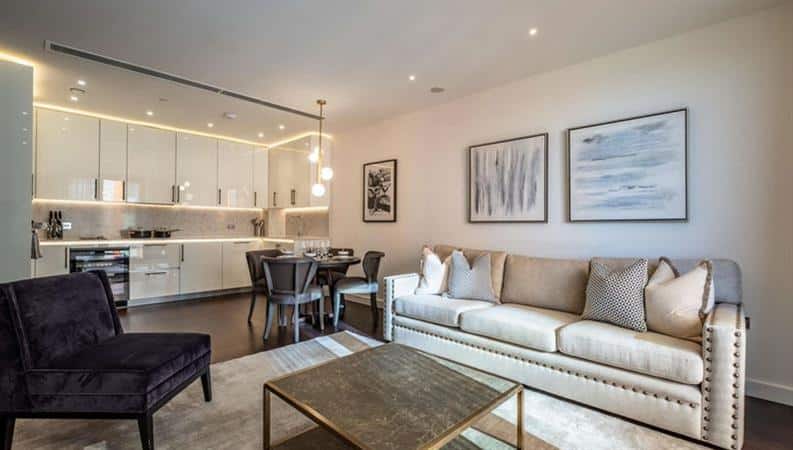 Flat Ponton Road in Greater London