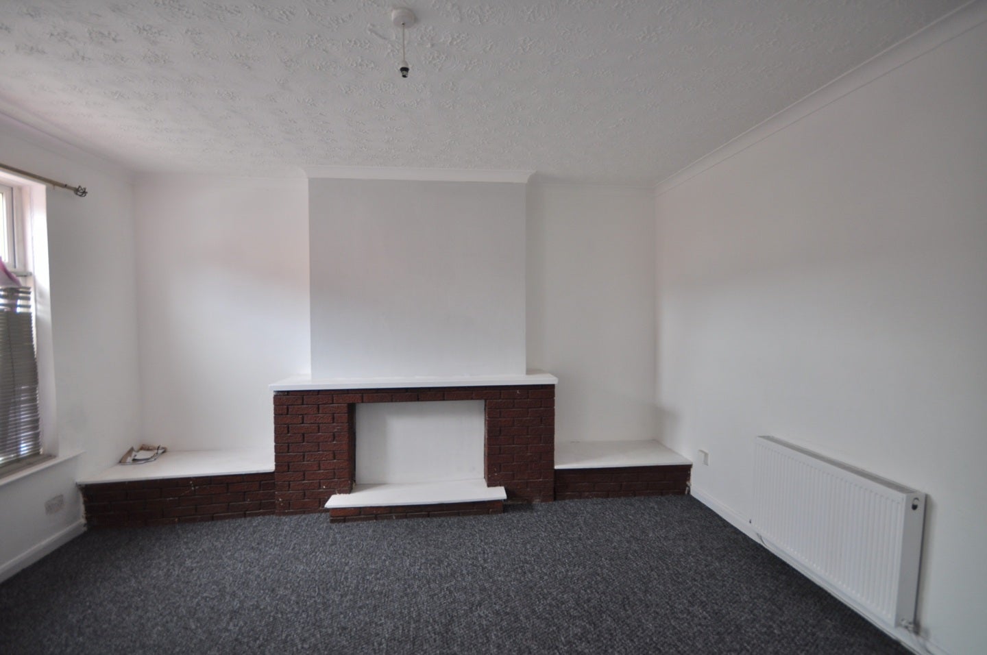 House Richelieu Street in Farnworth