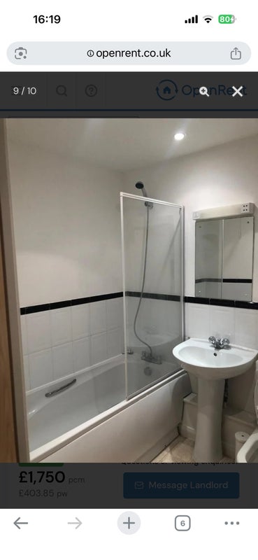 Flat Manbrough Avenue in Greater London