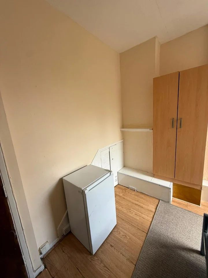 Room Marler Road in Greater London