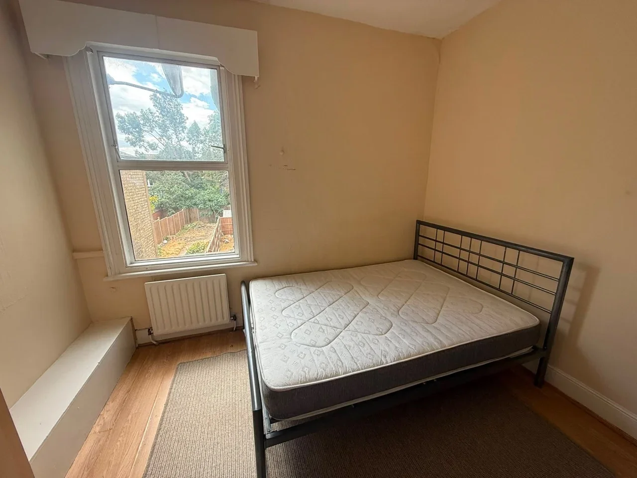 Room Marler Road in Greater London