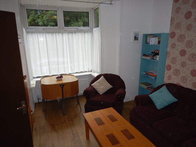 Flat Broadway in Pontypridd