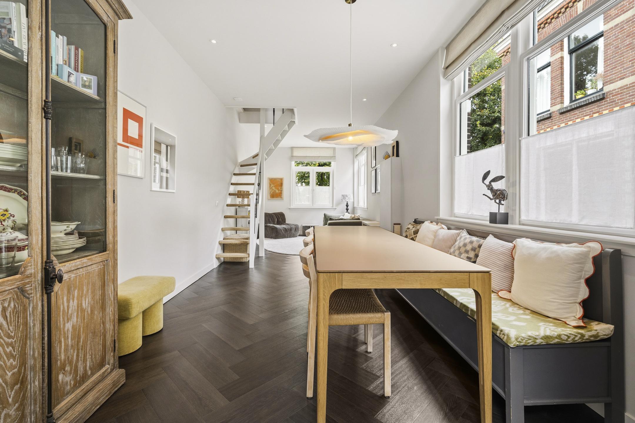 Hoekwoning te koop: Emmastraat 2, Weesp