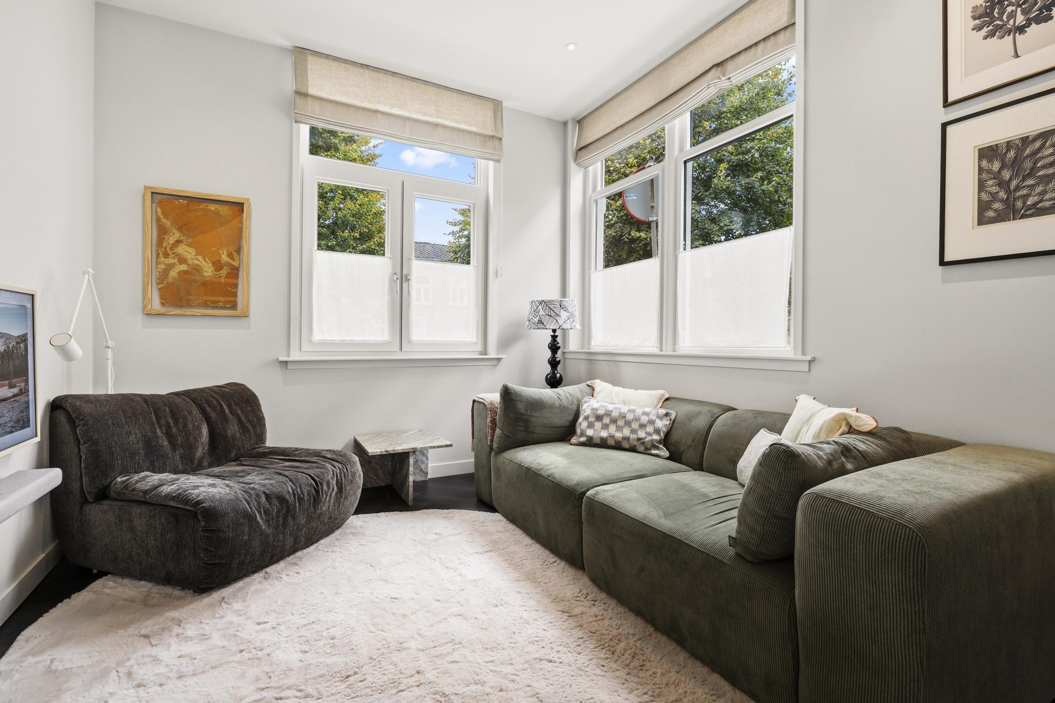 Hoekwoning te koop: Emmastraat 2, Weesp
