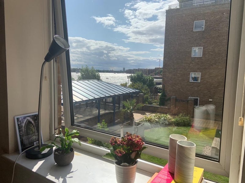 Flat Jardine Road in Greater London