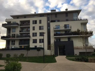 Flat Avenue du Maréchal de Turenne in Villeneuve-le-Roi