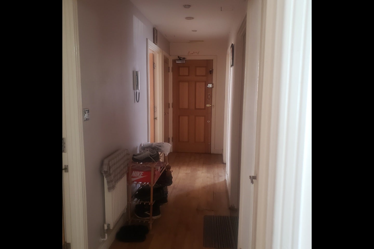 Room Newport Avenue in Greater London