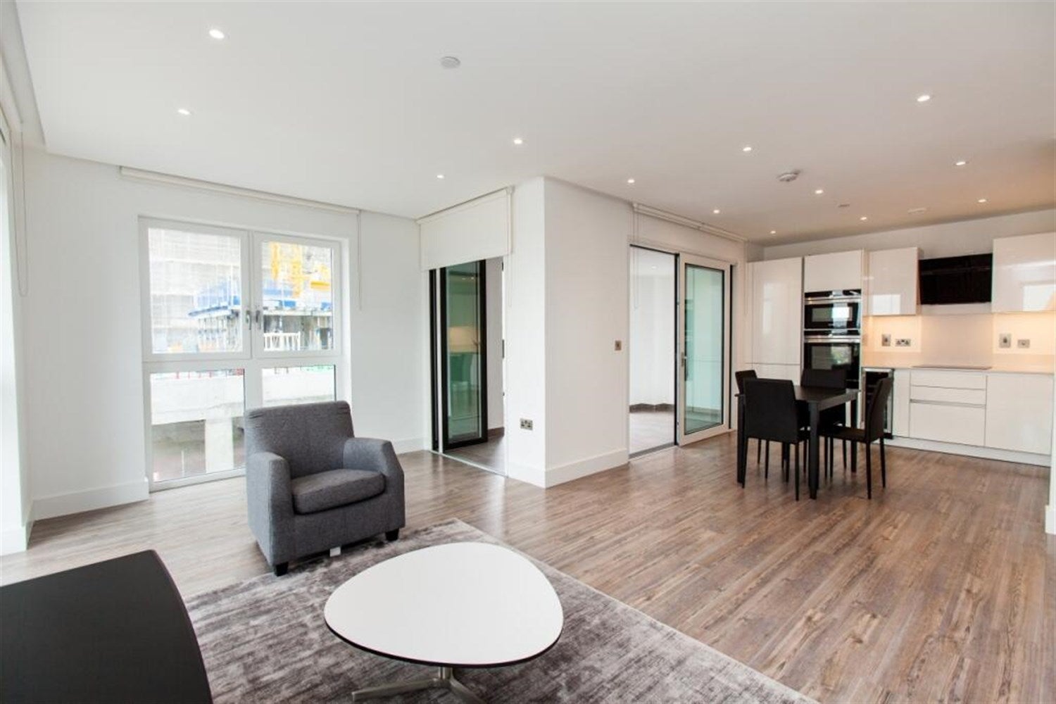 Flat New Drum Street in Greater London