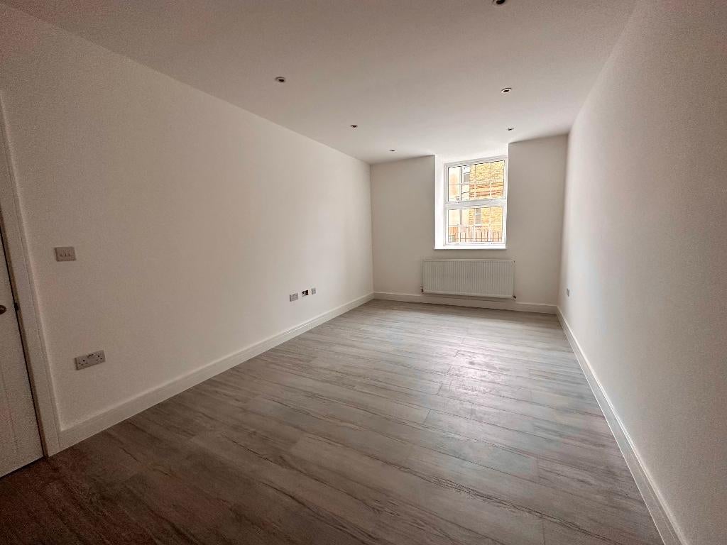 Flat Broadmayne in Basildon