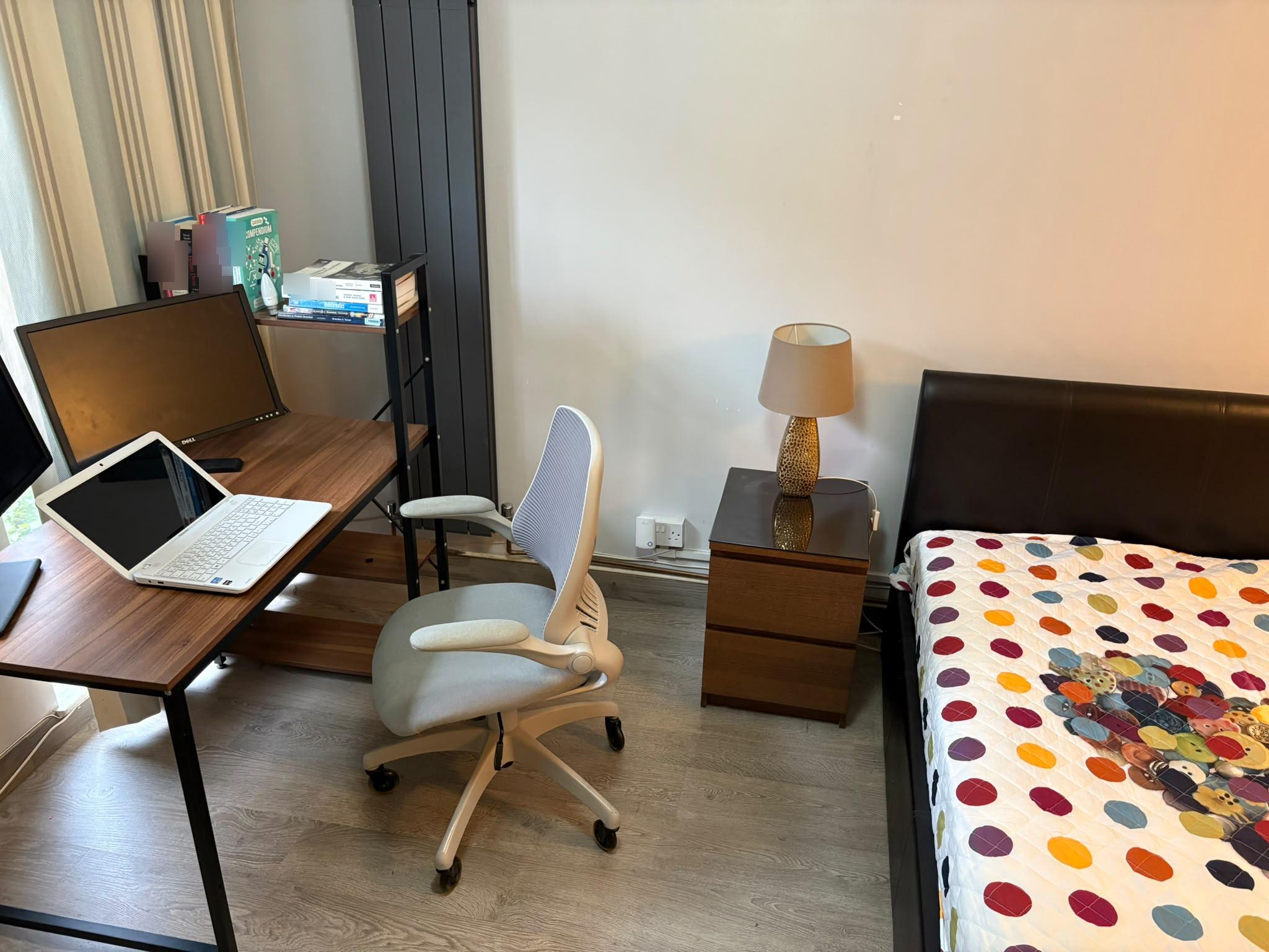 Room Rhodeswell Road in Greater London
