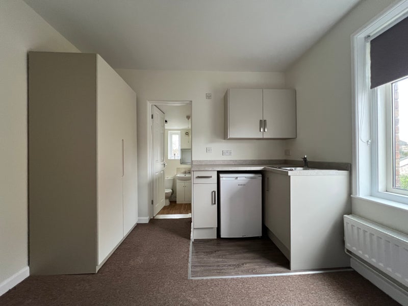 Room Granville Road in Poole