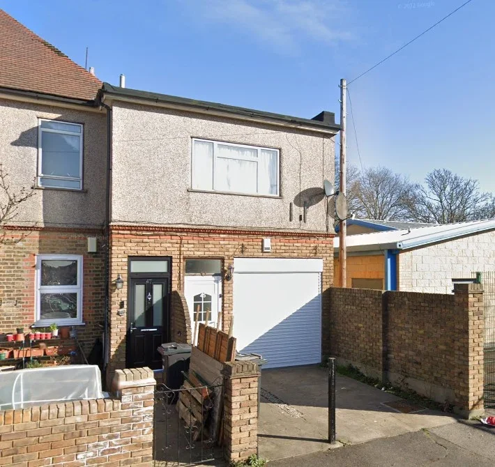 House Epsom Road in Greater London