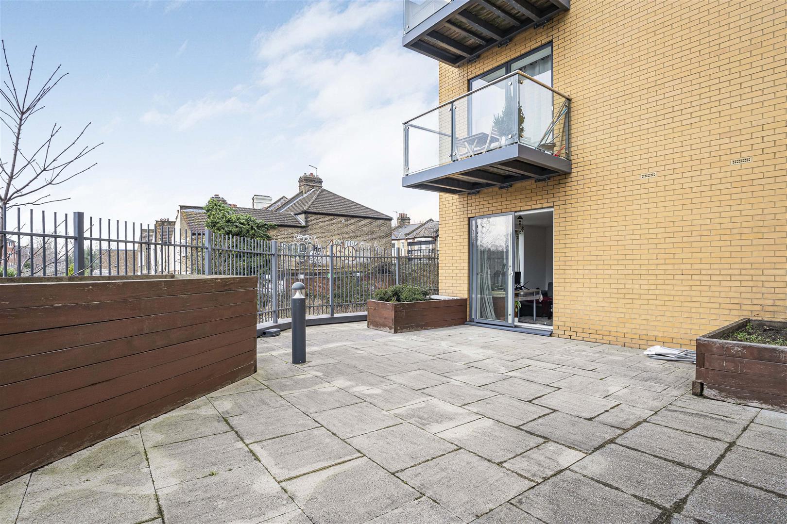 Flat Conington Road in Greater London