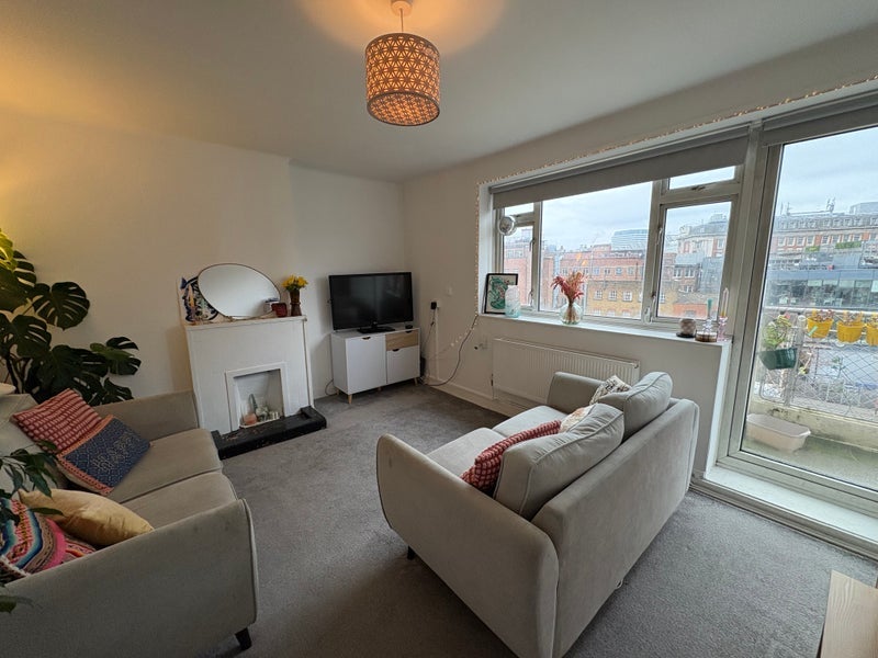 Room Wootton Street in Greater London