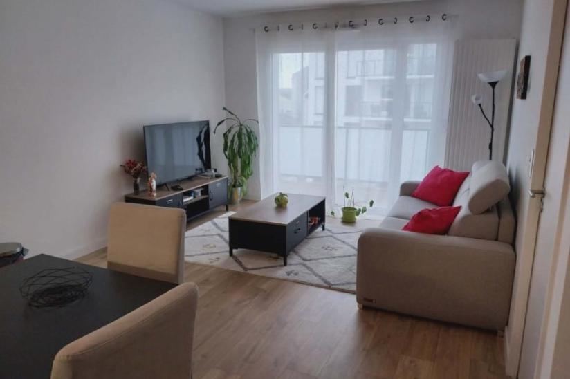 Flat Rue de la Fleurière in Laval
