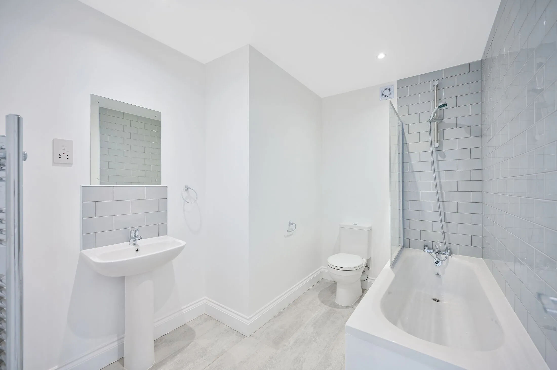 Flat Bath Road in Greater London